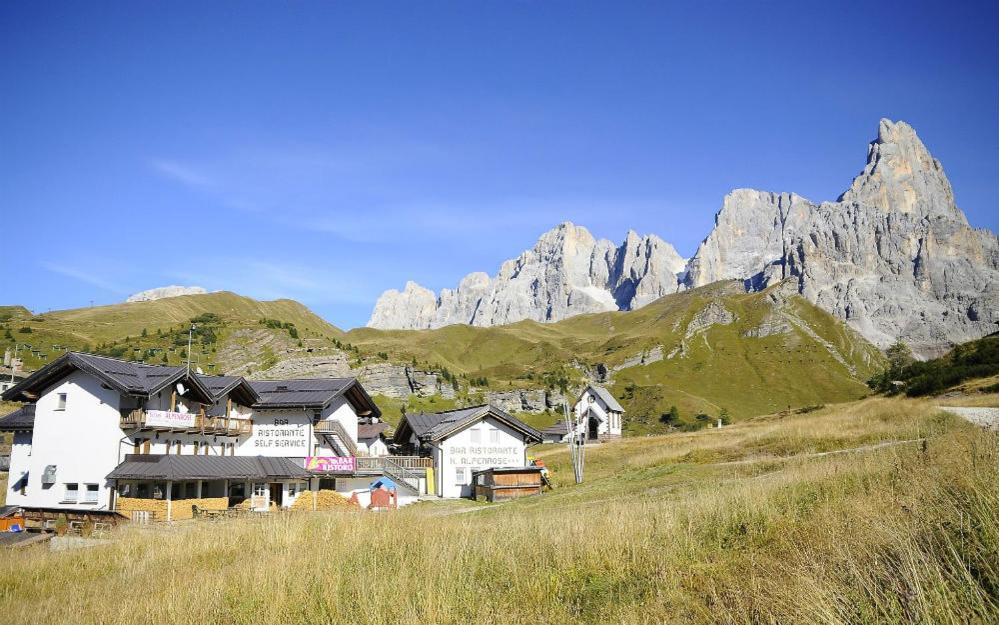 Hotel Alpenrose Passo Rolle Extérieur photo