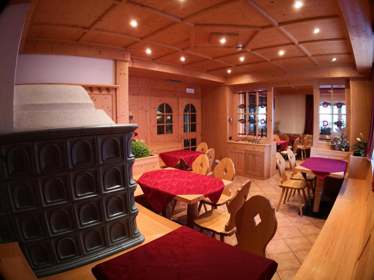 Hotel Alpenrose Passo Rolle Extérieur photo
